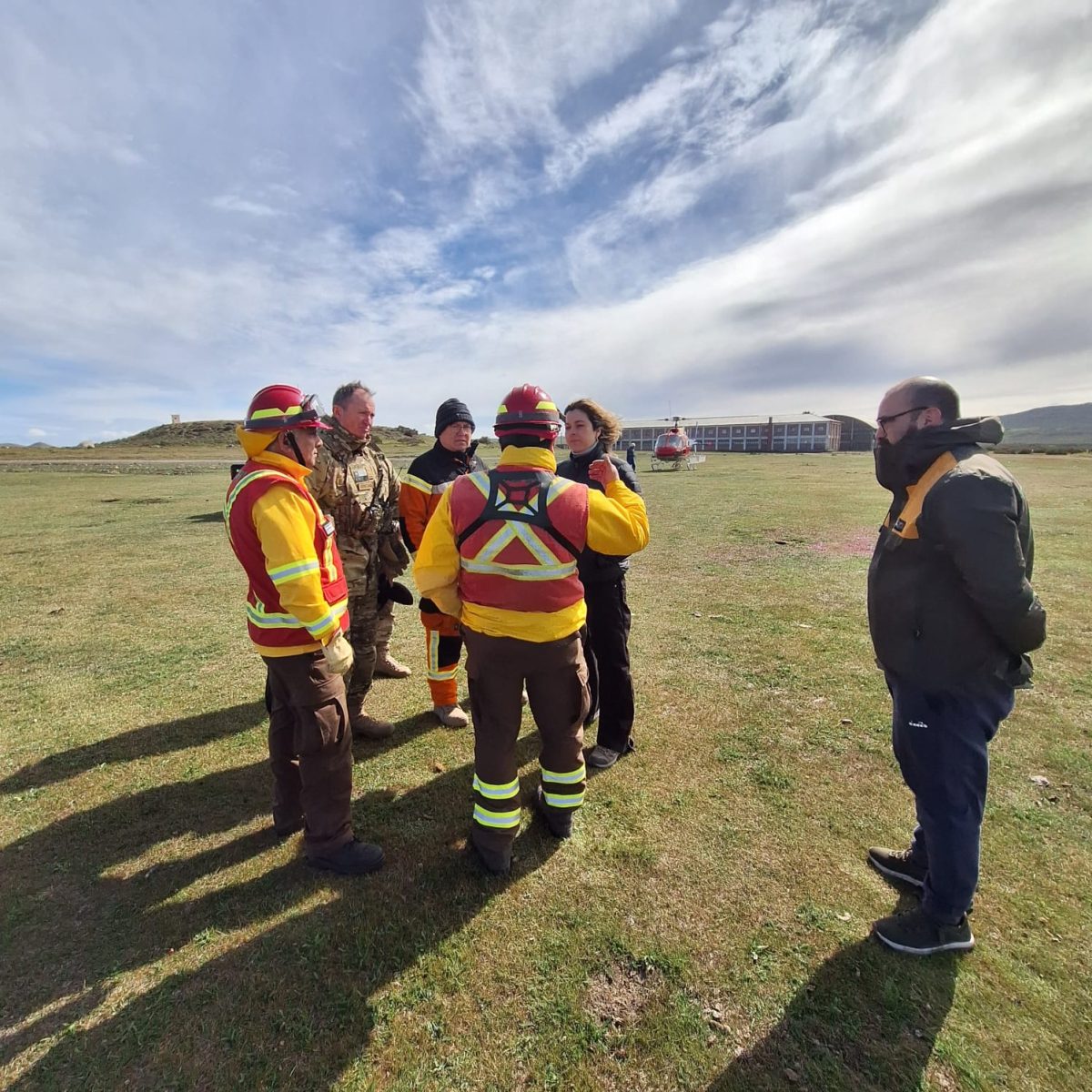 Helicóptero que ayudará en Tierra de Fuego - Foto: Delegación Presidencial